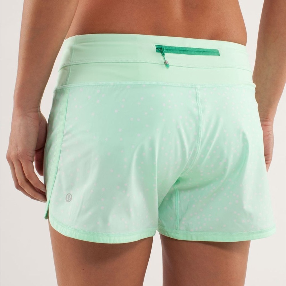 Lululemon Groovy Run Shorts Petit Polka Dot Fresh Teal Size 12 Mint - Picture 6 of 8